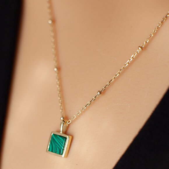 Malachite Gold Pendant Station Chain Necklace, Christmas - Picture 1 of 7